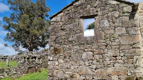 Se vende casa para reformar con 1400 m2 de Terreno en el municipio de Cotobade. Ofrece muchas posibilidades pues conserva parte de, immagine 3