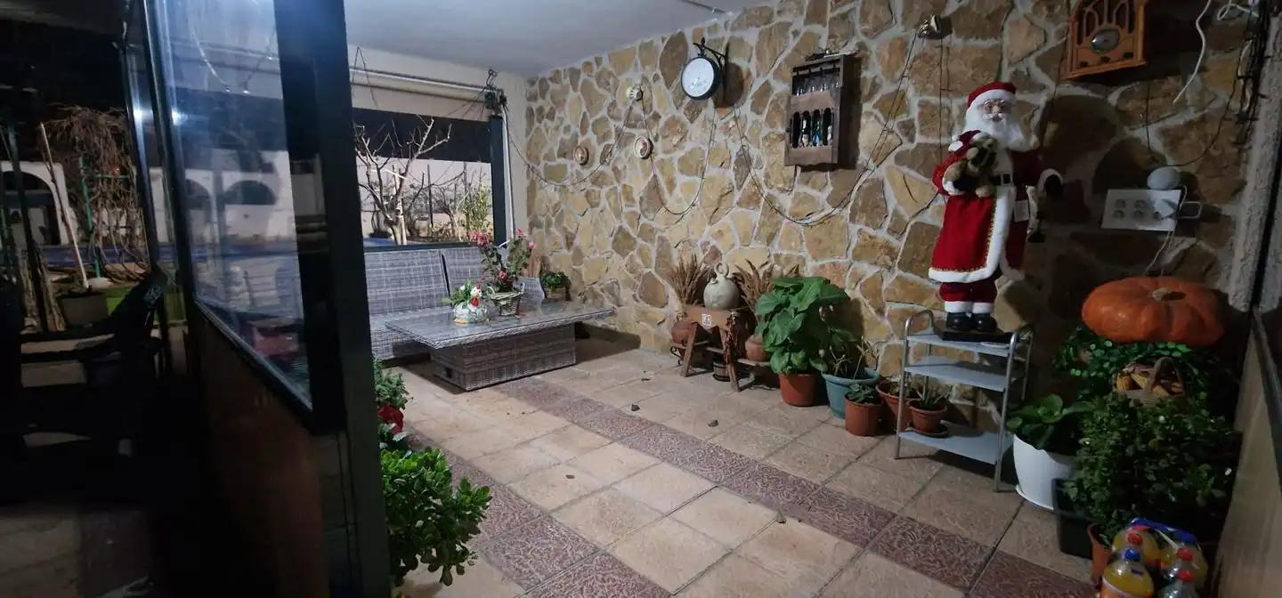 Terrassa de Casa o xalet en venda en Cadrete amb Aire condicionat, Calefacció i Jardí privat