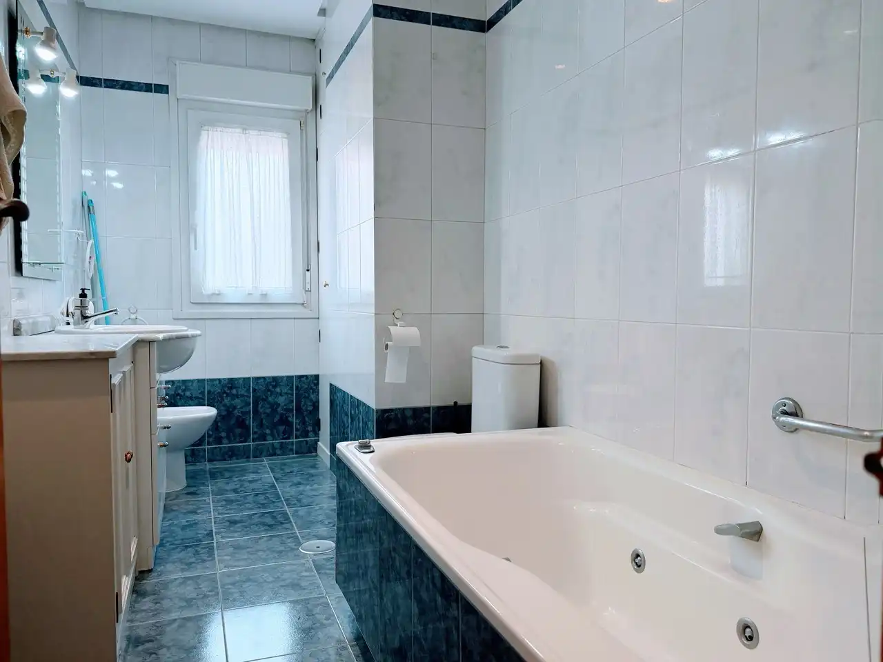 Badezimmer von Wohnung zur Miete in Pozuelo de Alarcón mit Klimaanlage, Heizung und Parkett