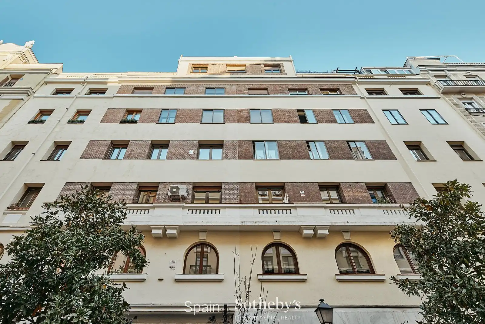 Exterior view of Apartments for sale in  Madrid Capital  with Air Conditioner, Heating and Terrace