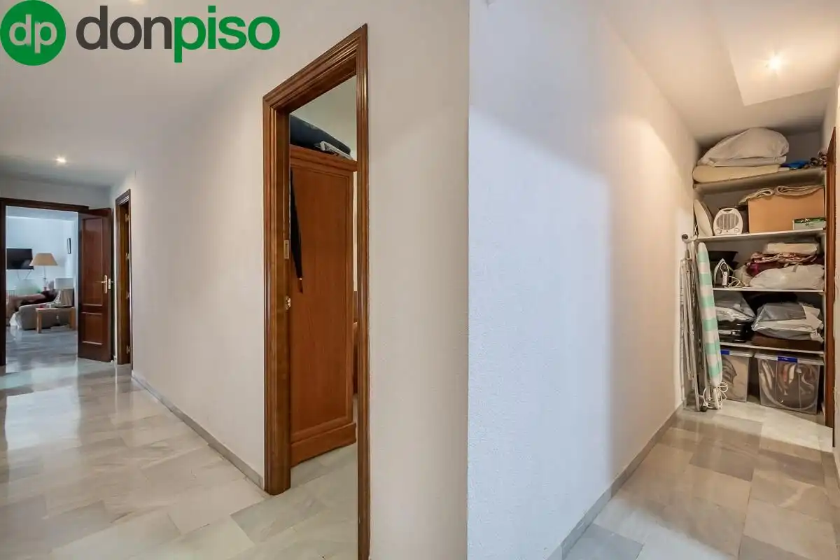 Flat for sale in Granada  with Heating and Storage room