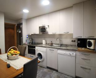 Kitchen of Flat for sale in Sabiñánigo  with Terrace, Storage room and Furnished