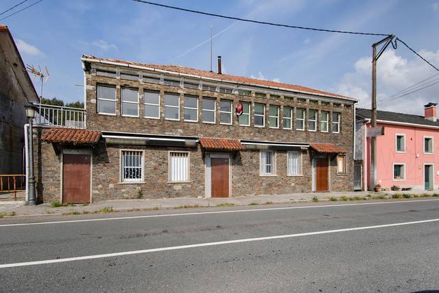 Casa-chalet en Venta en Lg Traviesas en Monfero