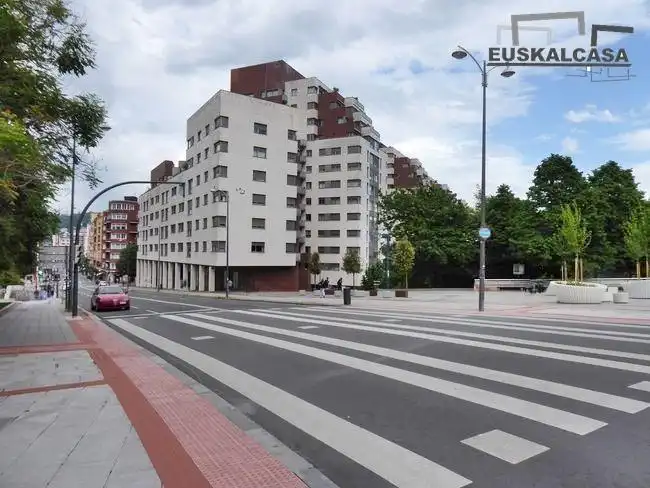 Vista exterior de Piso en venta en Bilbao  con Terraza