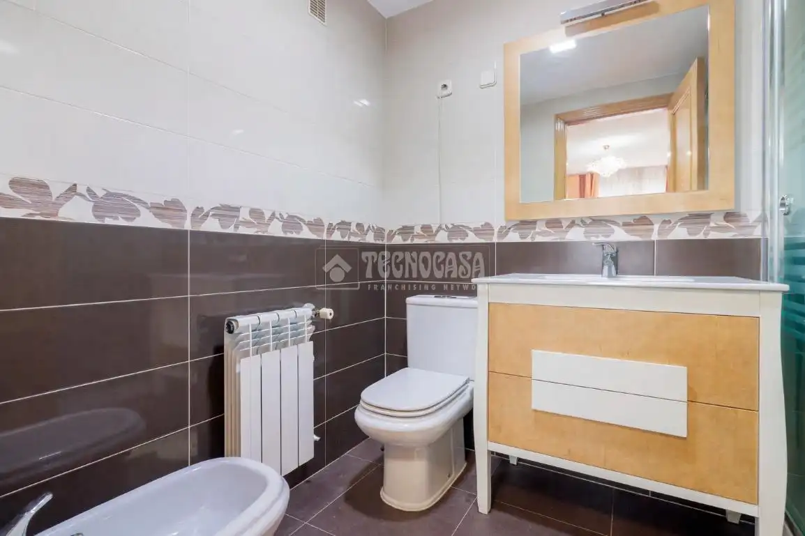 Baño de Piso en venta en Madrid con Trastero y Amueblado