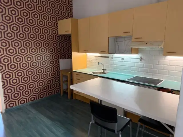 Cocina de Piso en venta en Barcelona con Parquet, Horno y Balcón