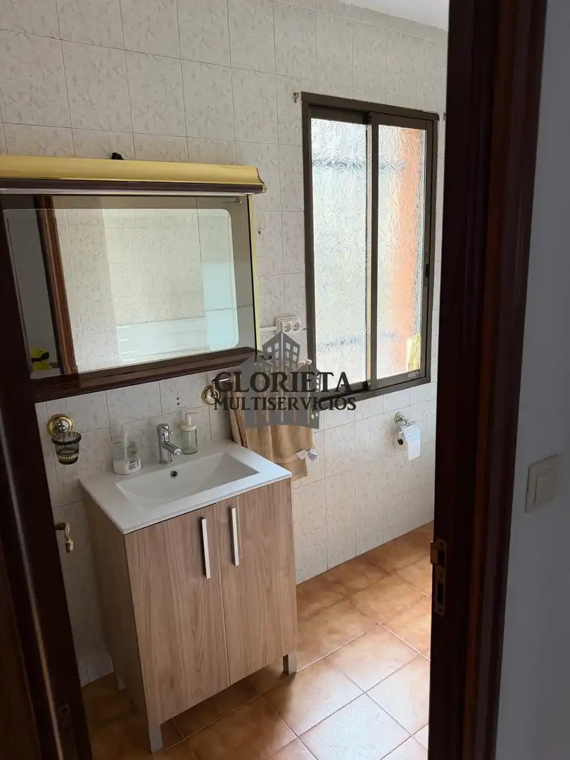 Baño de Casa o chalet en venta en Trabadelo con Calefacción, Trastero y Amueblado