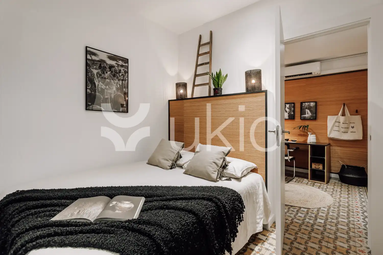 Dormitori de Apartament de lloguer en Barcelona amb Aire condicionat, Calefacció i Terrassa