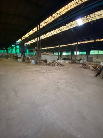 Nave industrial en Venta en Calle Lariella la en Riaño - Los Barros
