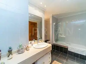 Baño de Casa o chalet en venta en Las Rozas de Madrid con Aire acondicionado, Calefacción y Jardín privado