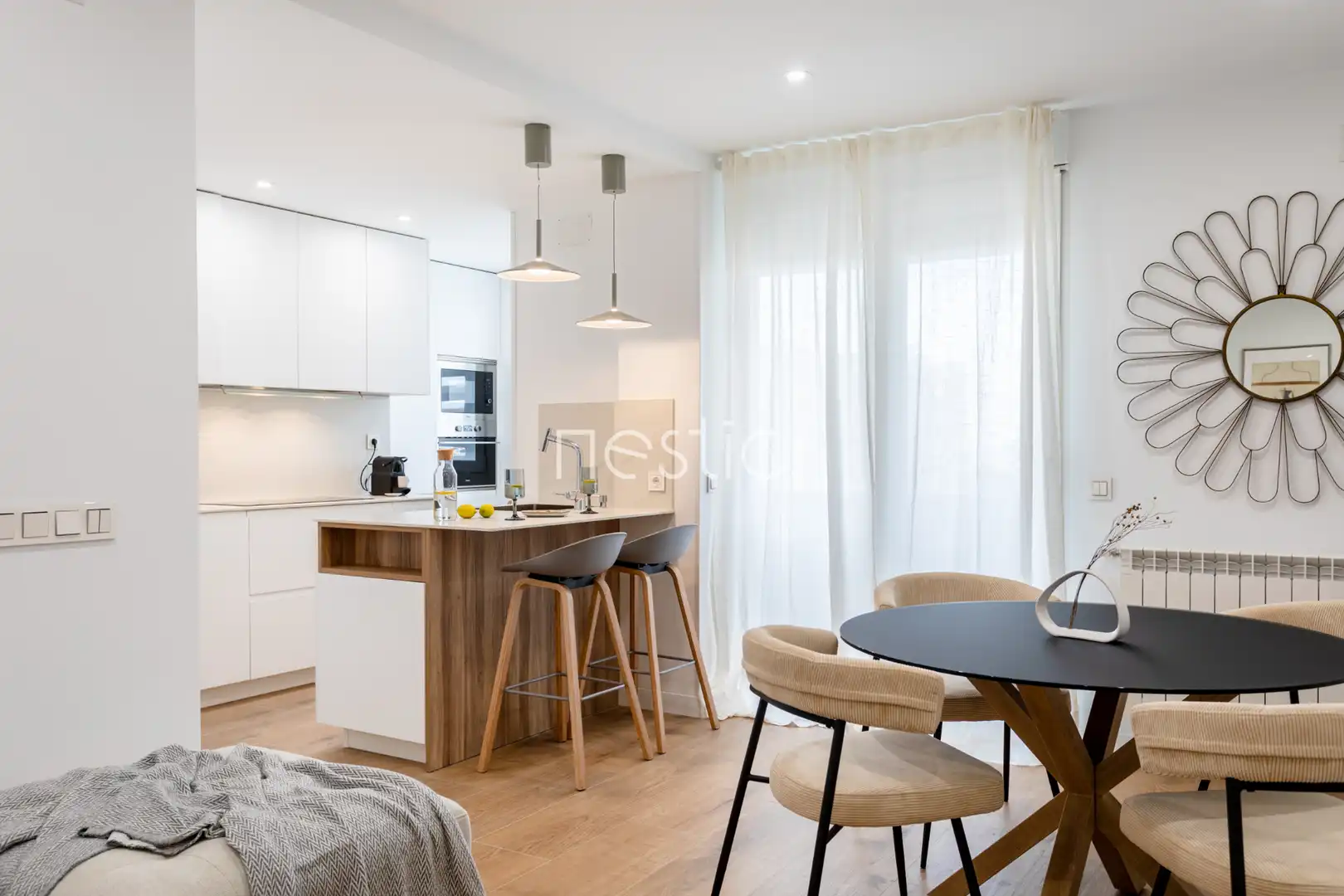 Cuina de Apartament de lloguer en Madrid amb Aire condicionat, Calefacció i Terrassa