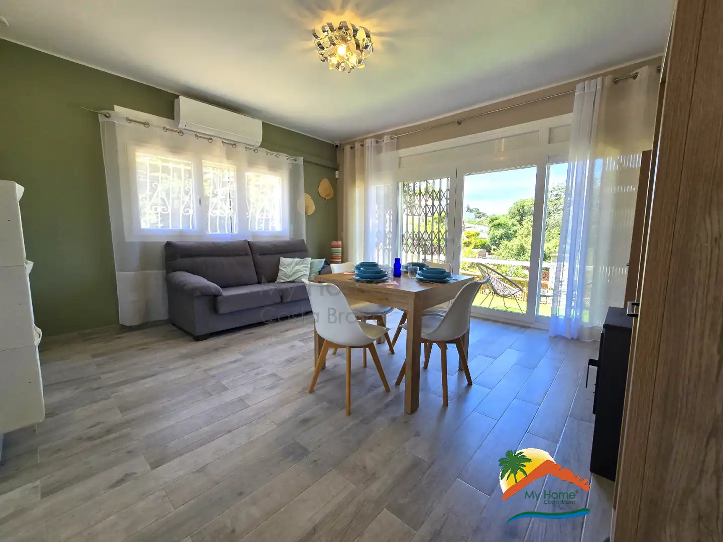 Sala de estar de Casa o chalet en venta en Lloret de Mar con Aire acondicionado, Calefacción y Jardín privado