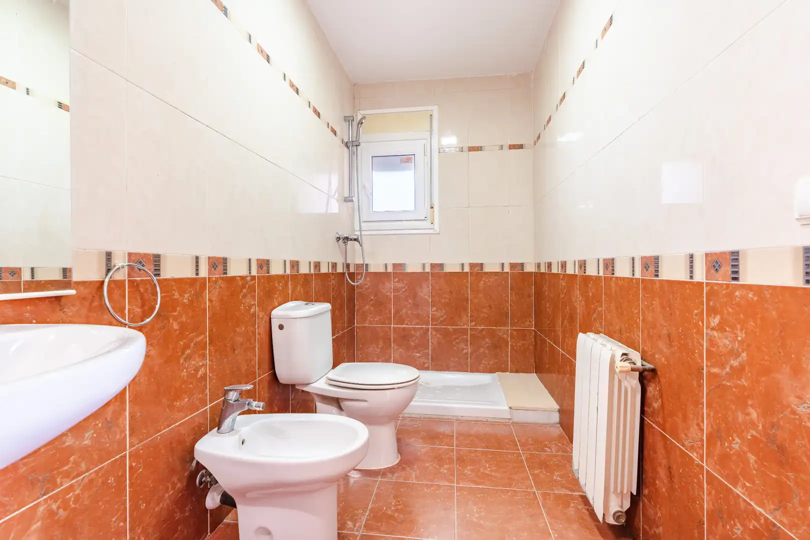 Bathroom of Houses for sale in El Catllar   with Air Conditioner, Heating and Private garden