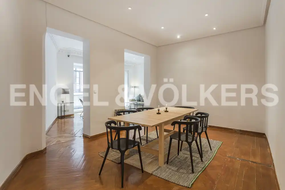 Dining room of Flat for rent in Madrid  with Air Conditioner, Heating and Parquet flooring