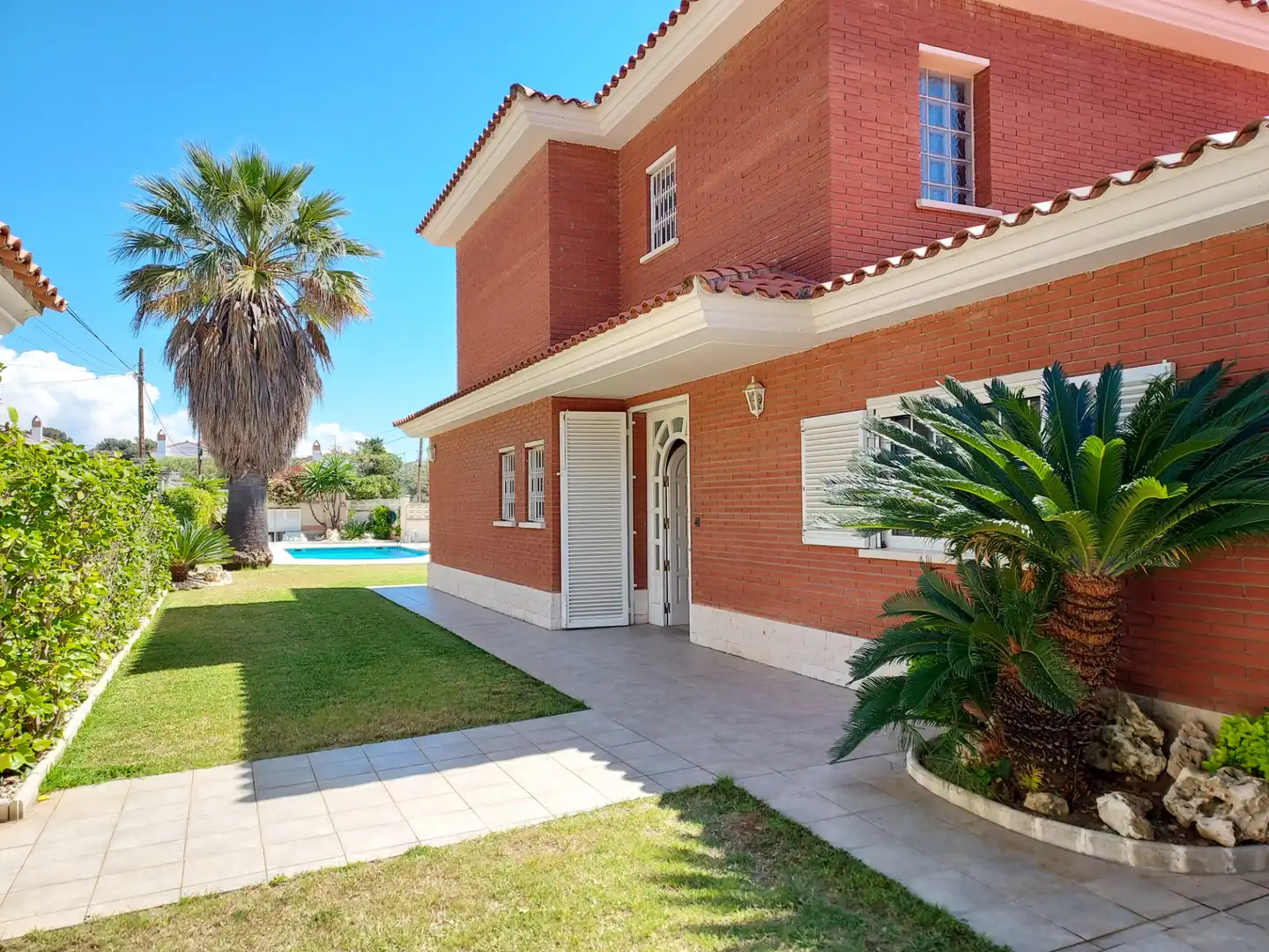 Vista exterior de Casa o xalet en venda en El Vendrell amb Calefacció, Jardí privat i Terrassa