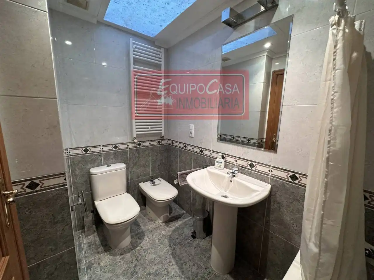 Bathroom of Duplexes for rent in Lugo  with Heating, Parquet flooring and Storage room