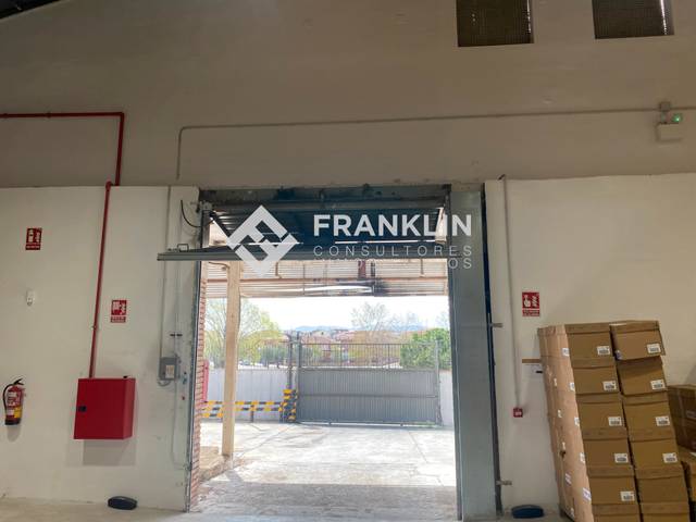 Nave industrial en Alquiler en Carrer Cantàbria en Parc Central