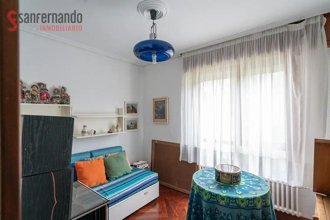 Habitación de Piso en venta en Corvera de Toranzo con Calefacción