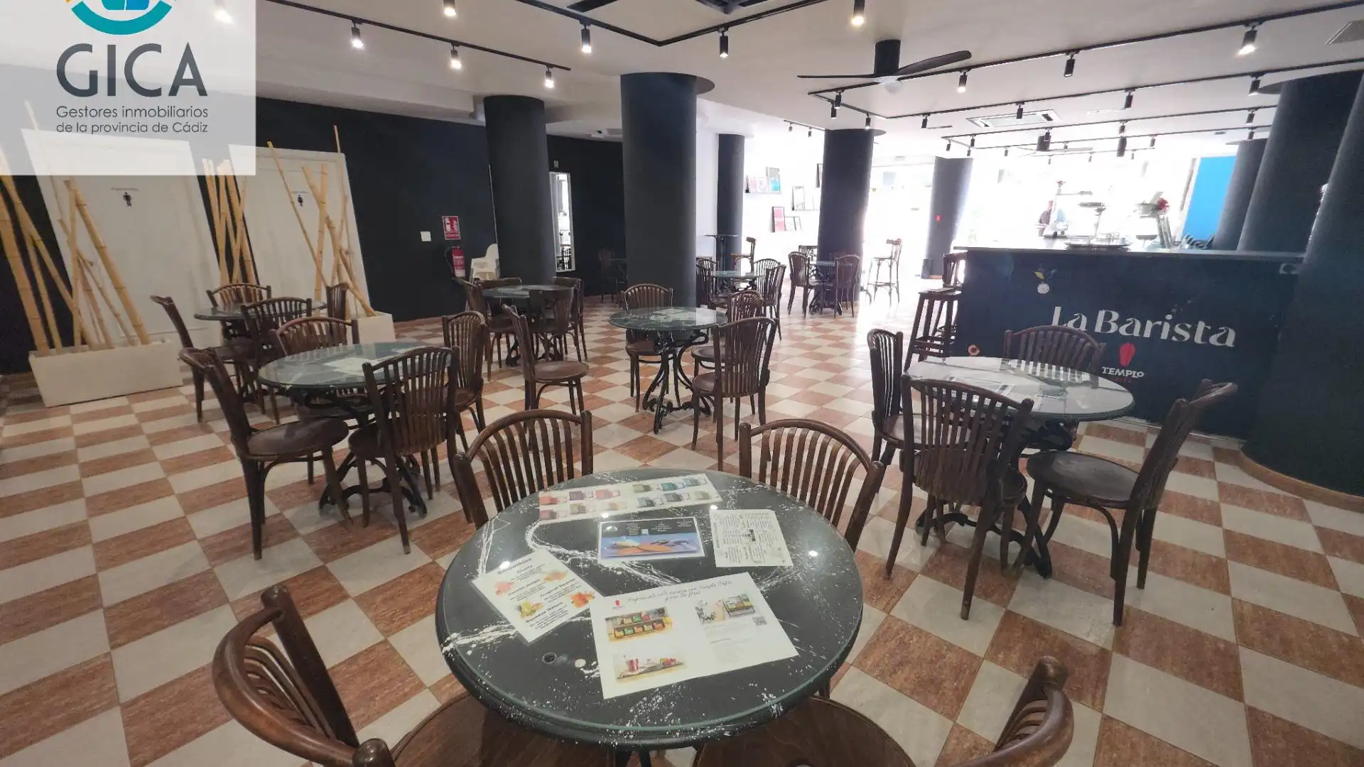 Premises for sale in Algeciras  with Air Conditioner