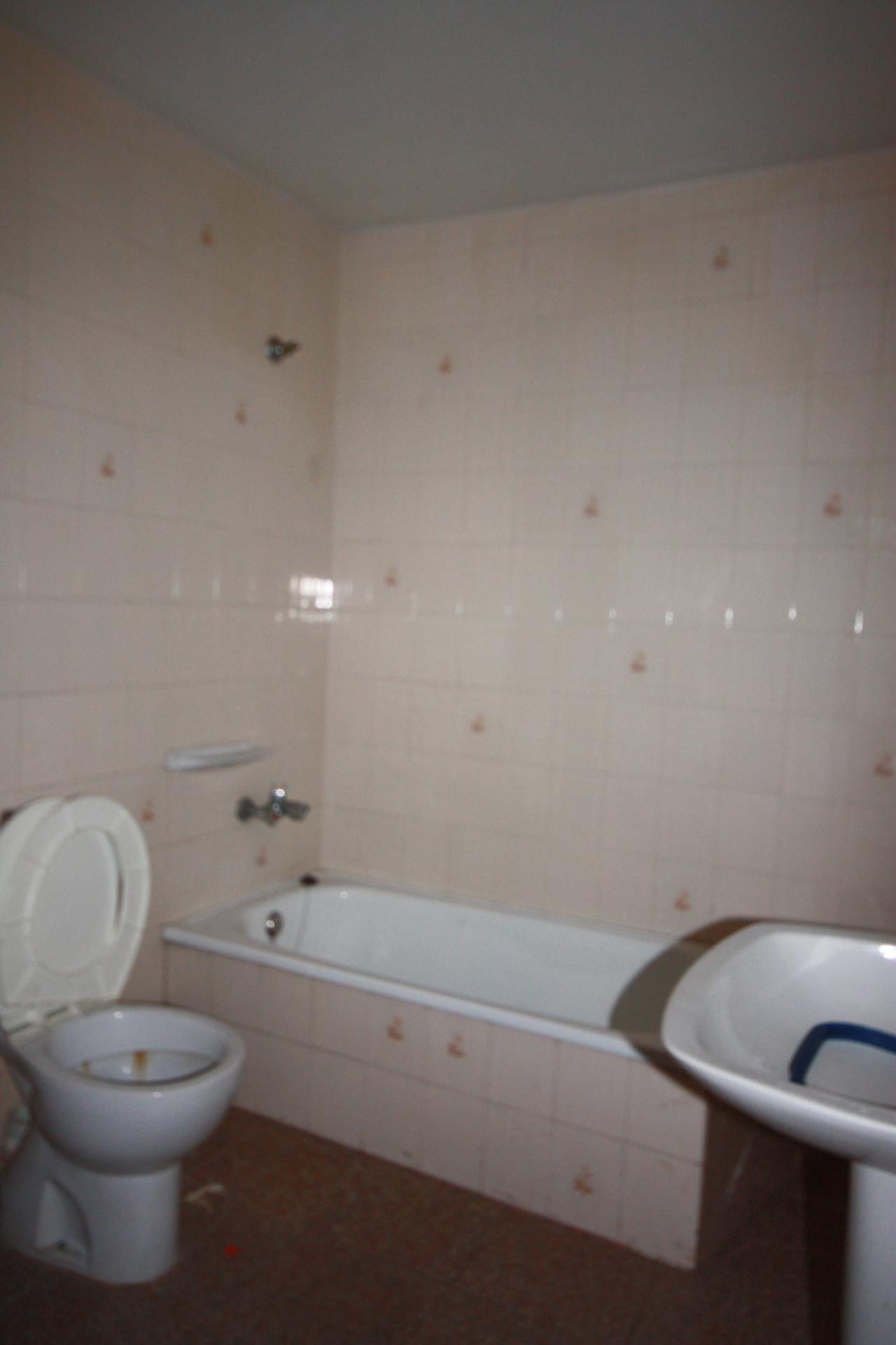Bany de Local en venda en Tavernes de la Valldigna