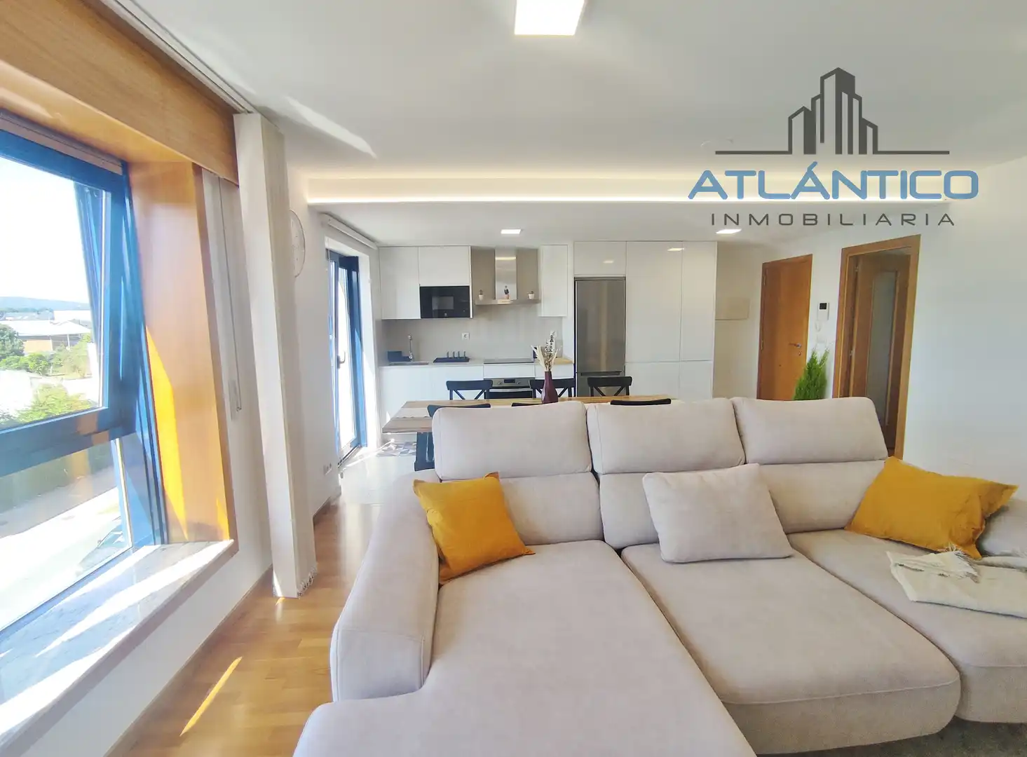 Wohnung zur Miete in Avenida de Bértoa, Carballo