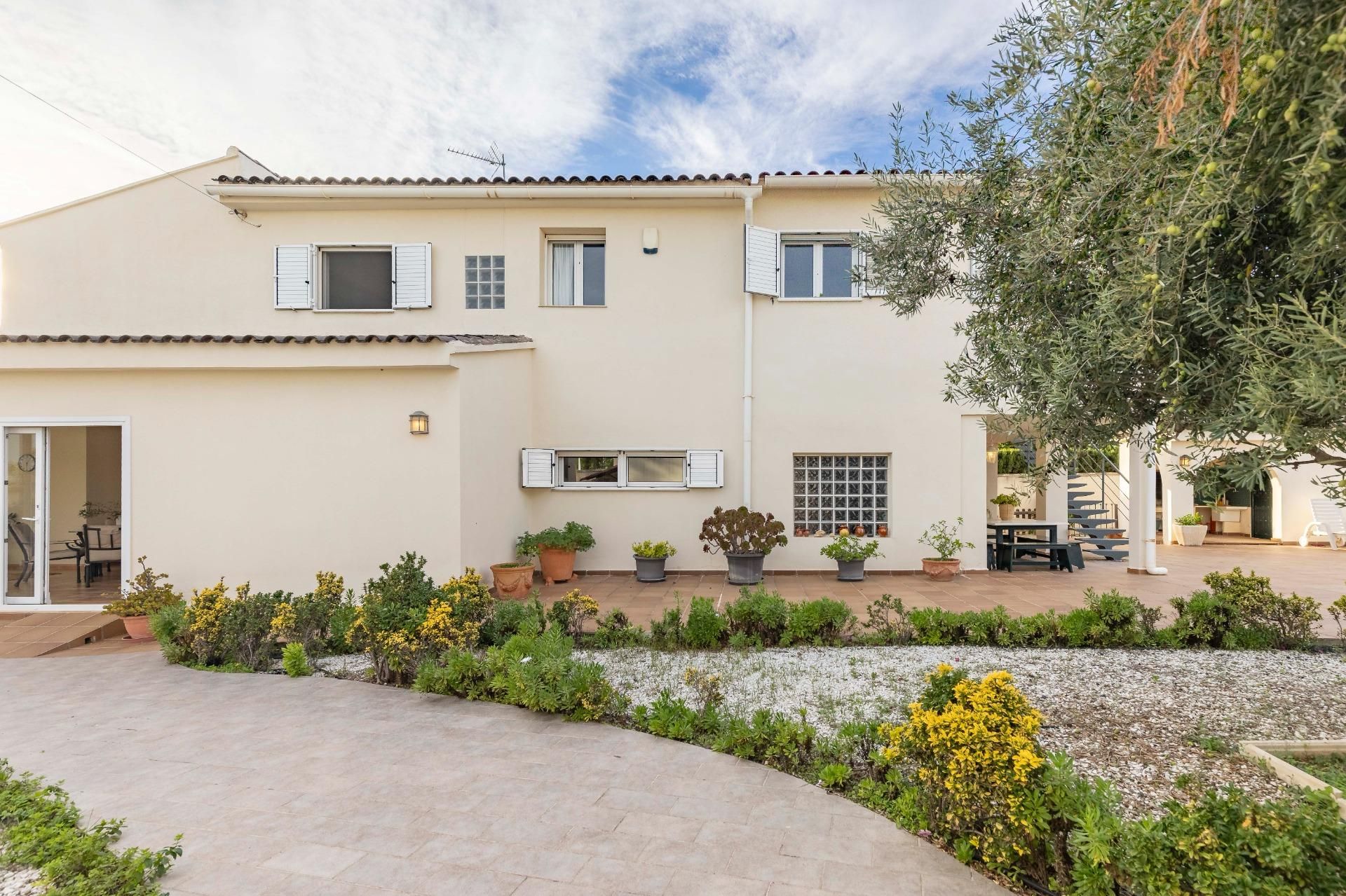 Vista exterior de Casa o chalet en venta en San Antonio de Benagéber con Jardín privado, Terraza y Piscina