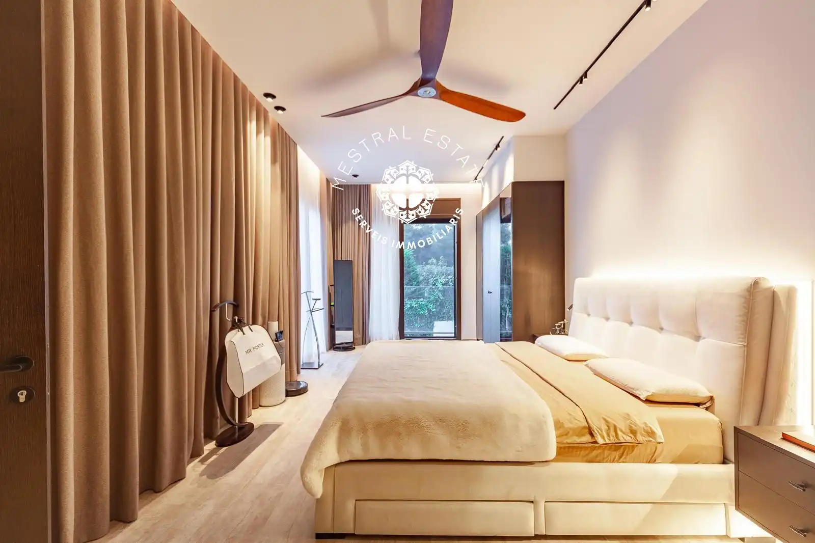 Bedroom of Houses for sale in Castelldefels  with Air Conditioner, Heating and Swimming Pool