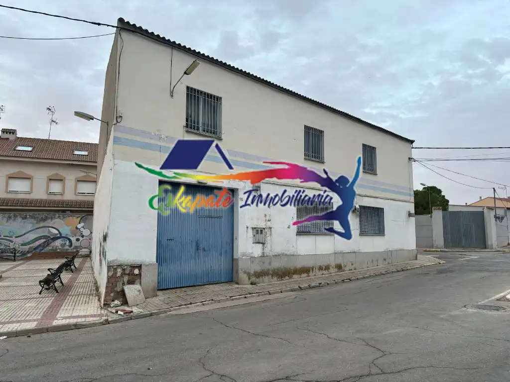 Außenansicht von Fabrikhallen zur Miete in Villacañas, Toledo