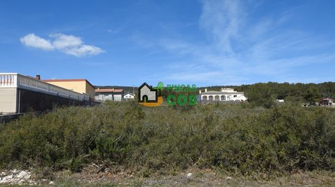Terreno en venta edificable y plano con vistas panorámicas de paisajes verdes muy agradables.