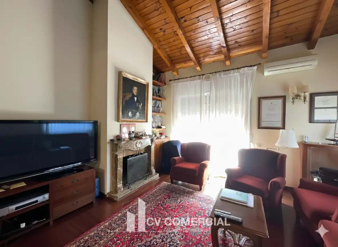 Sala d'estar de Casa o xalet en venda en Sant Cugat del Vallès amb Aire condicionat, Calefacció i Jardí privat
