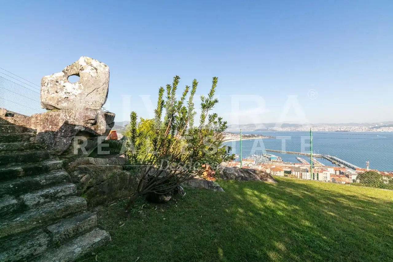 Jardín de Casa o chalet en venta en Cangas  con Calefacción, Jardín privado y Amueblado
