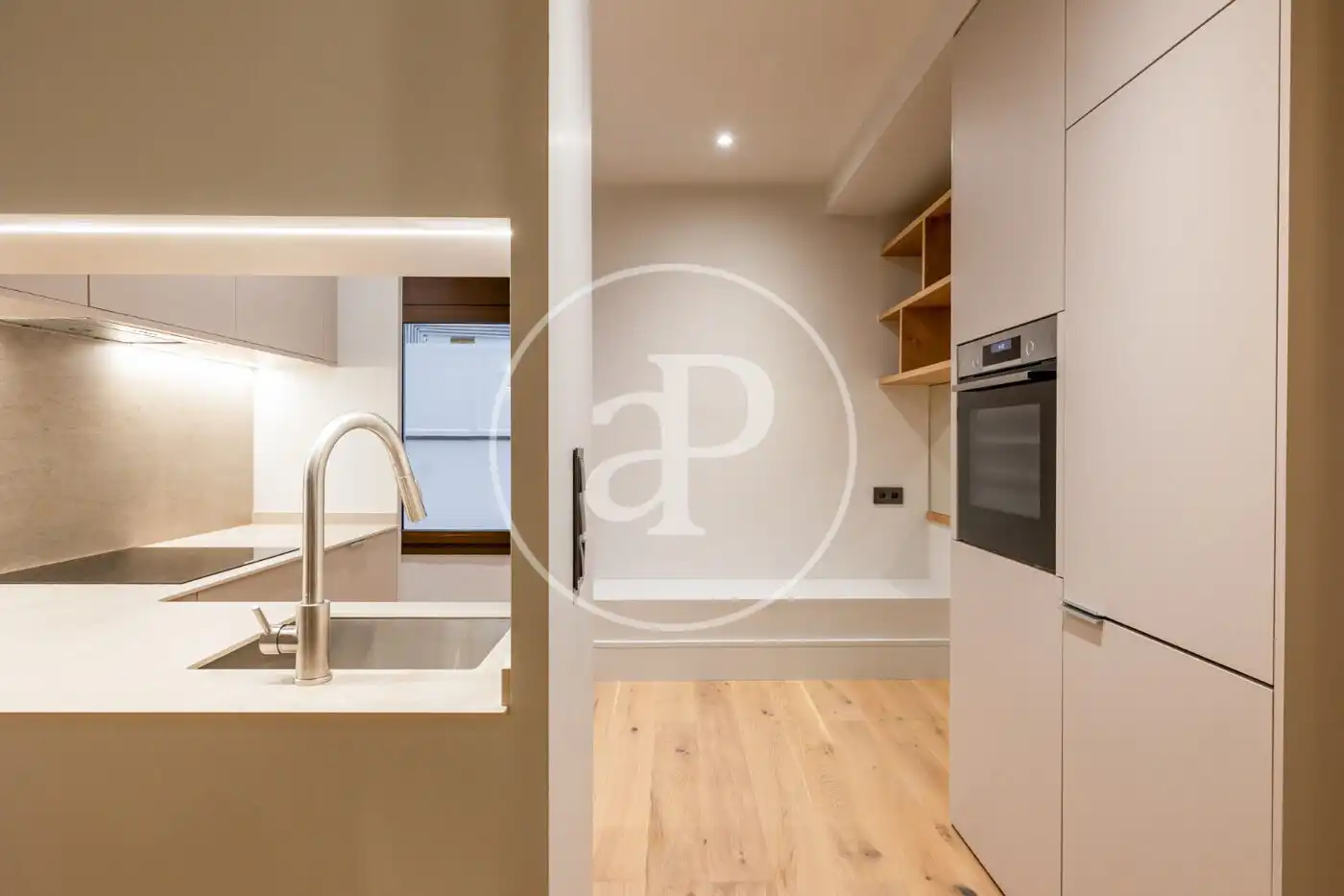 Cuina de Pis en venda en Barcelona amb Aire condicionat, Calefacció i Terrassa