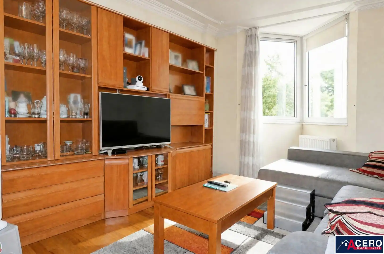 Living room of Flat for sale in Santa Cruz de Bezana  with Heating, Parquet flooring and Furnished