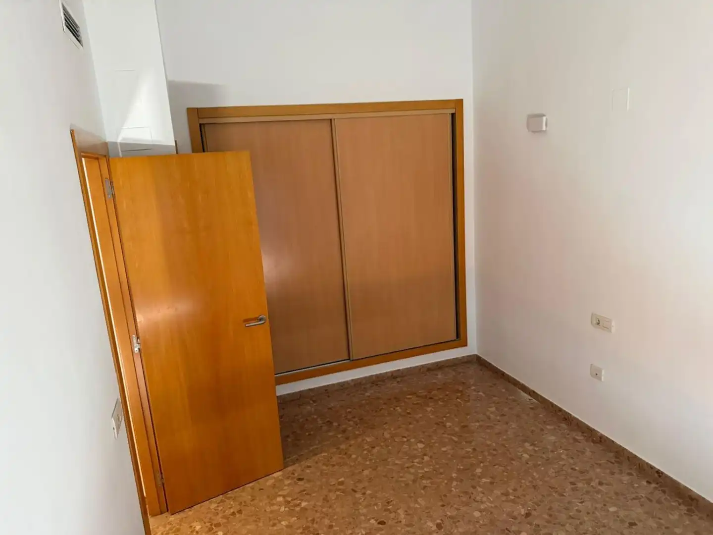 Schlafzimmer von Dachboden zur Miete in Vila-real mit Klimaanlage
