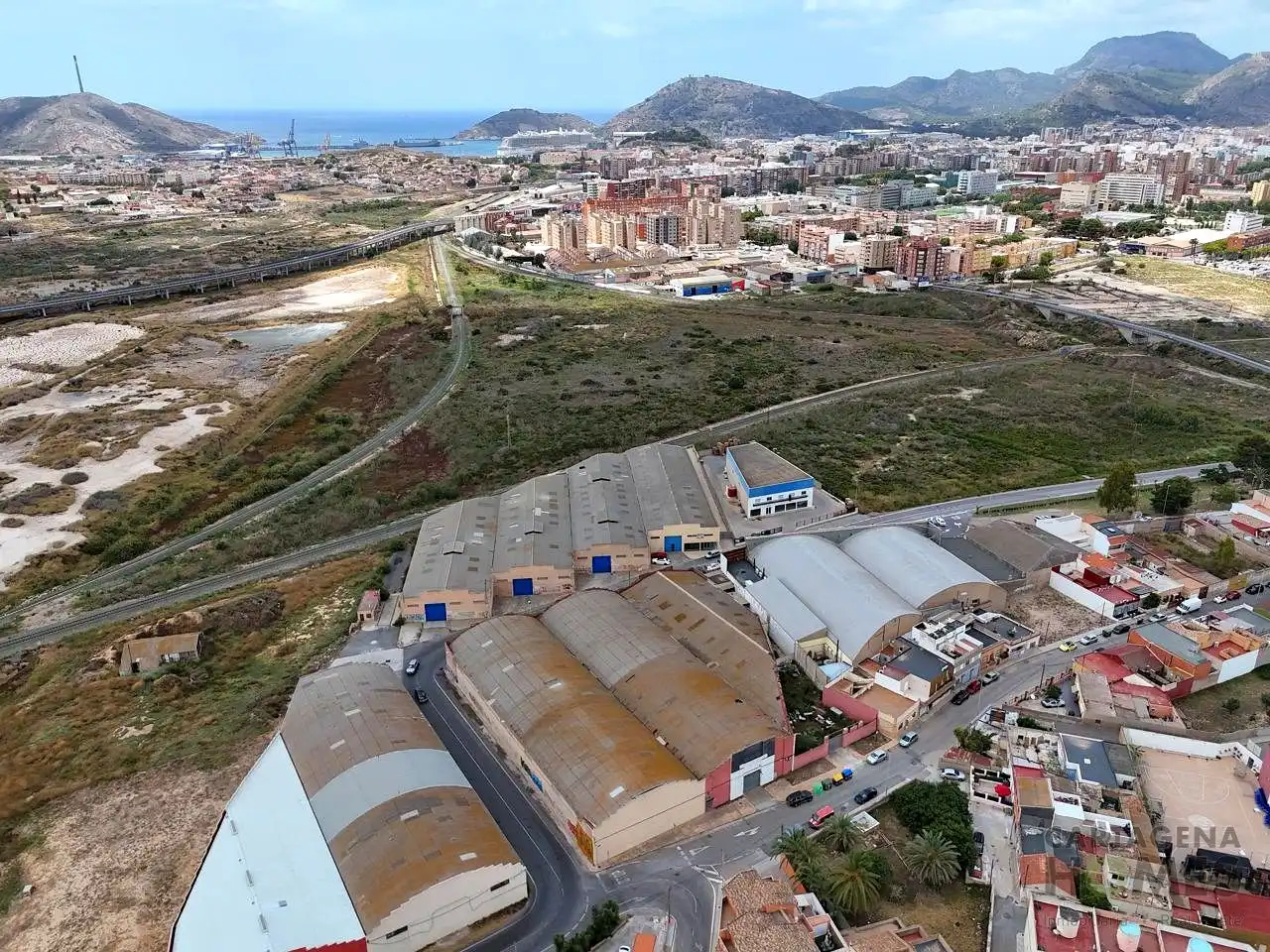 Außenansicht von Fabrikhallen zum Verkauf in Cartagena