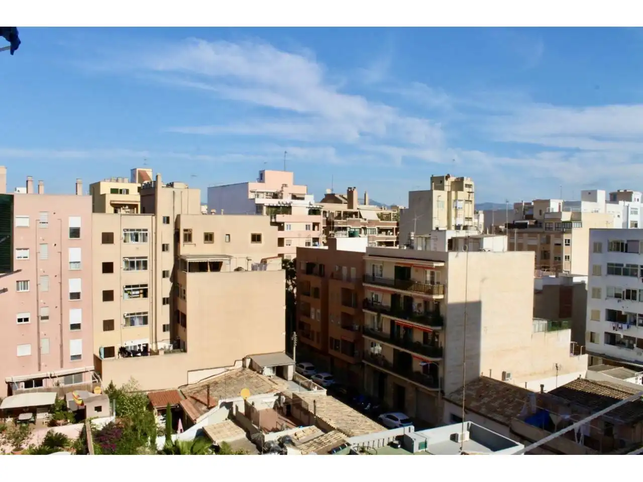 Außenansicht von Wohnung zur Miete in  Palma de Mallorca mit Klimaanlage, Heizung und Parkett