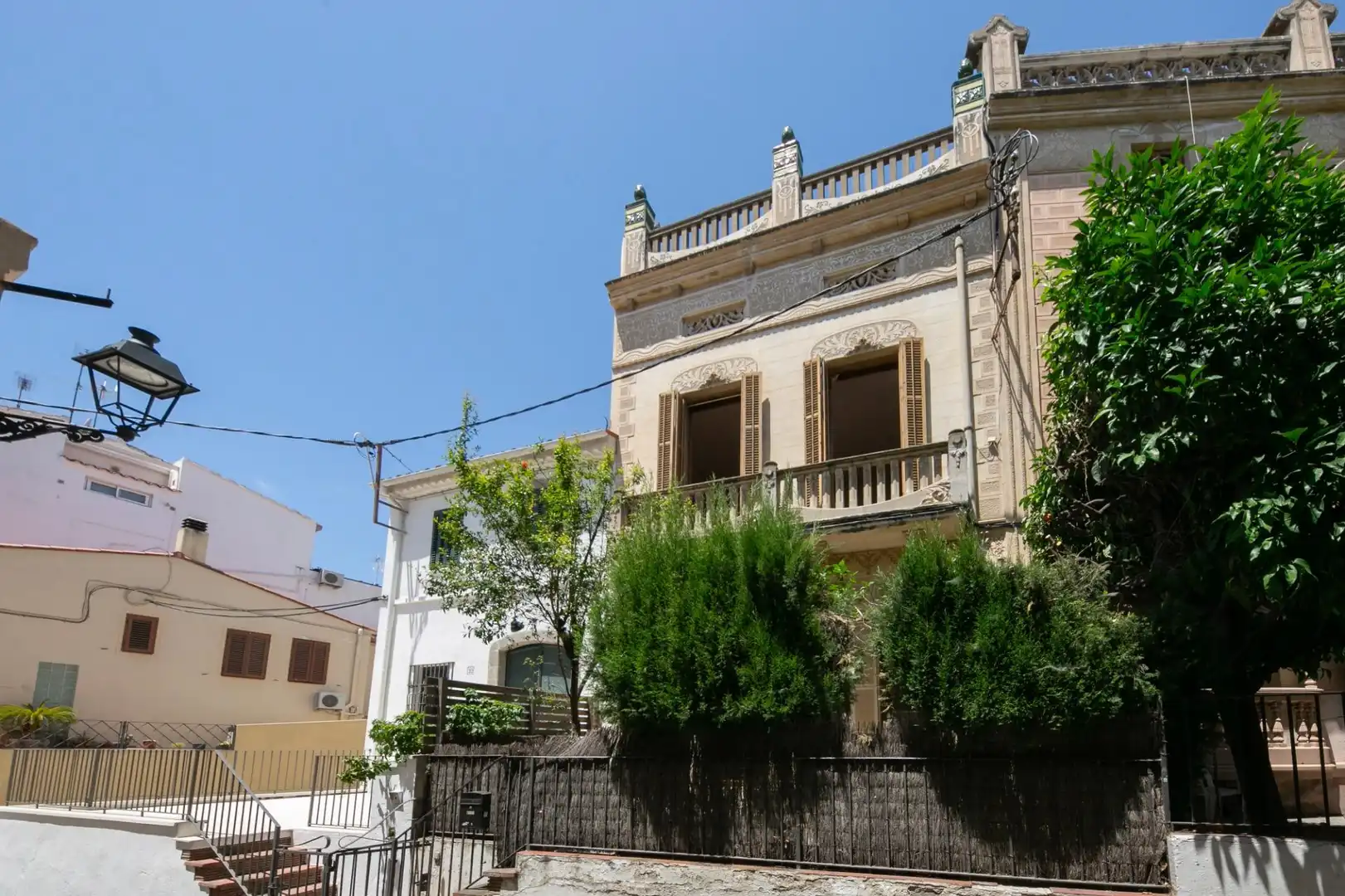 Vista exterior de Casa o xalet en venda en El Masnou amb Calefacció, Jardí privat i Terrassa
