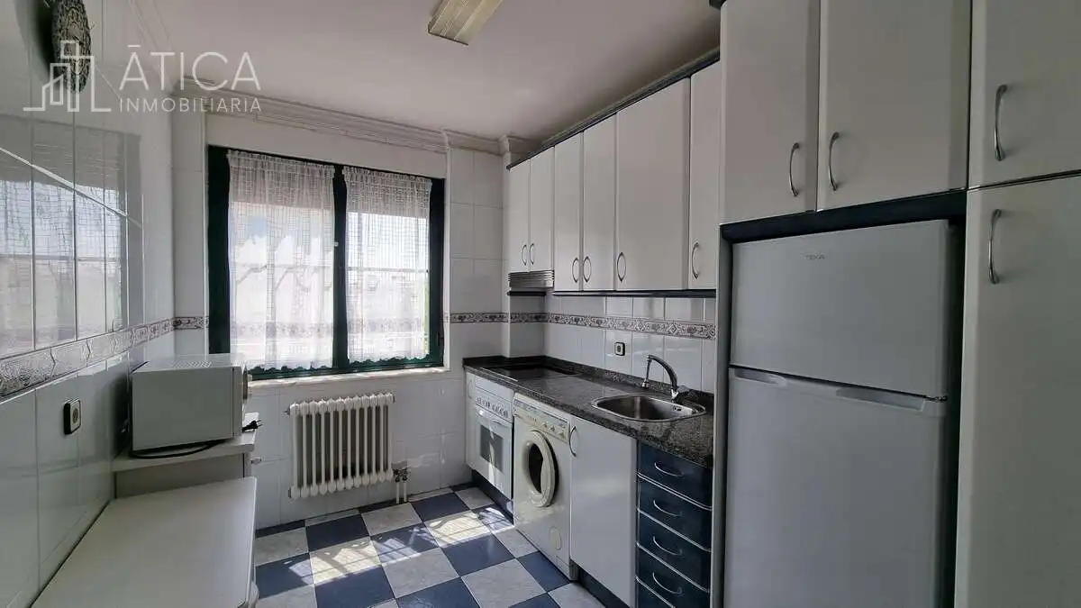 Piso de alquiler en Capuchinos - Glorieta - Ciudad Jardín