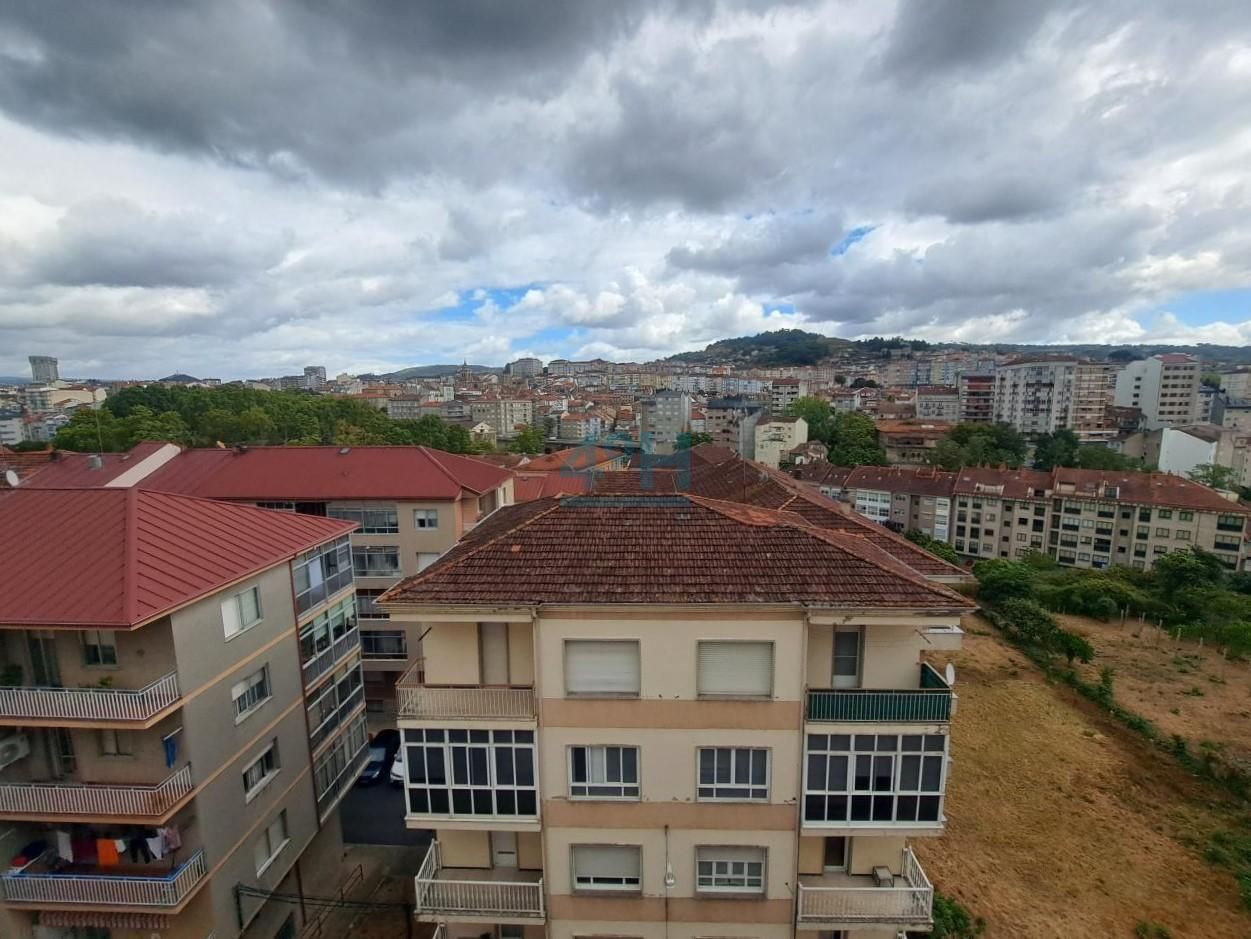 Aparcament de Pis en venda en Ourense Capital  amb Calefacció i Traster