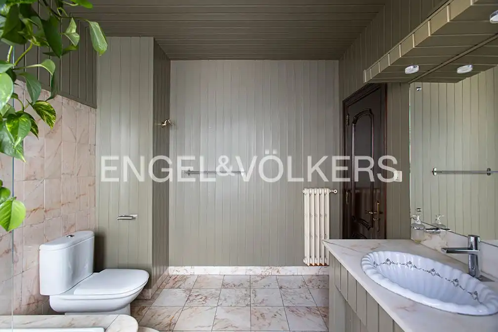 Baño de Piso en venta en Gijón  con Calefacción