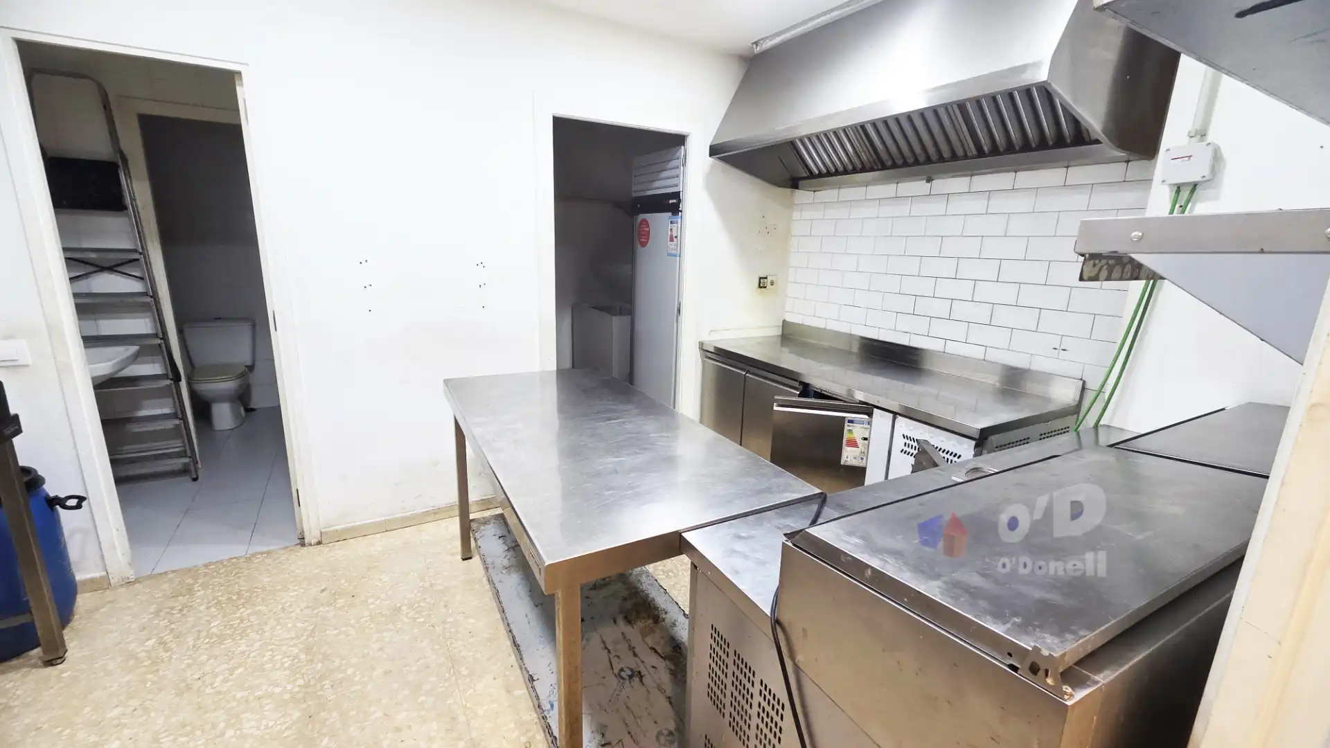 Kitchen of Premises for transfer in Sant Boi de Llobregat  with Air Conditioner and Heating