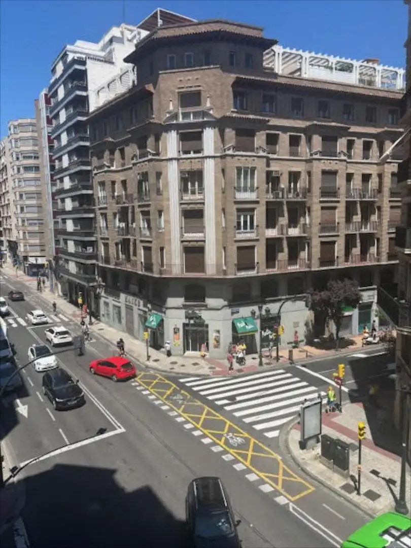 Vista exterior de Pis en venda en Zaragoza amb Terrassa i Moblat