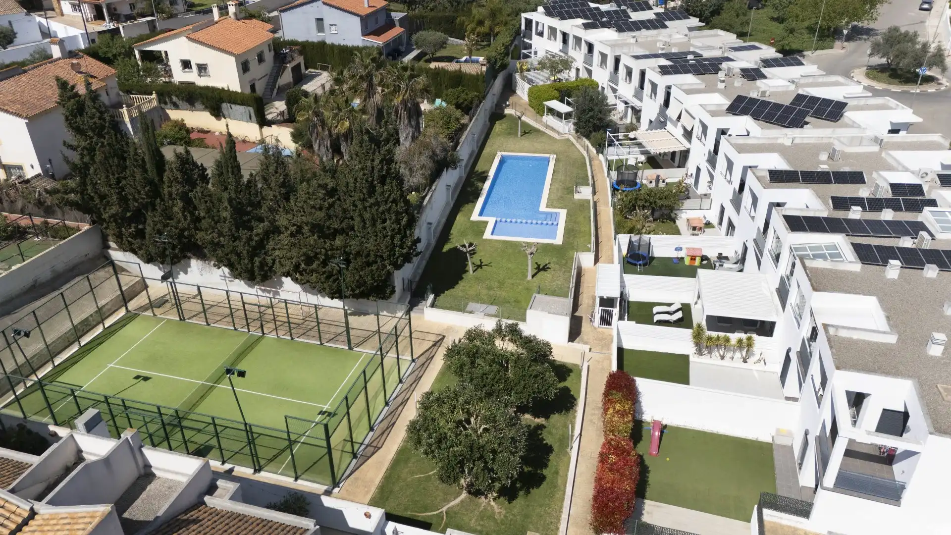 Vista exterior de Casa adosada en venta en San Antonio de Benagéber con Aire acondicionado, Calefacción y Terraza