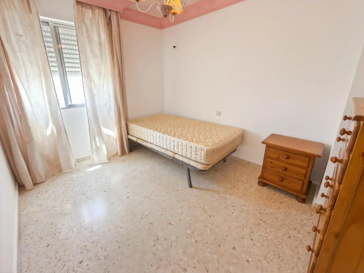 Habitación de Piso en venta en Benalmádena con Terraza y Piscina comunitaria