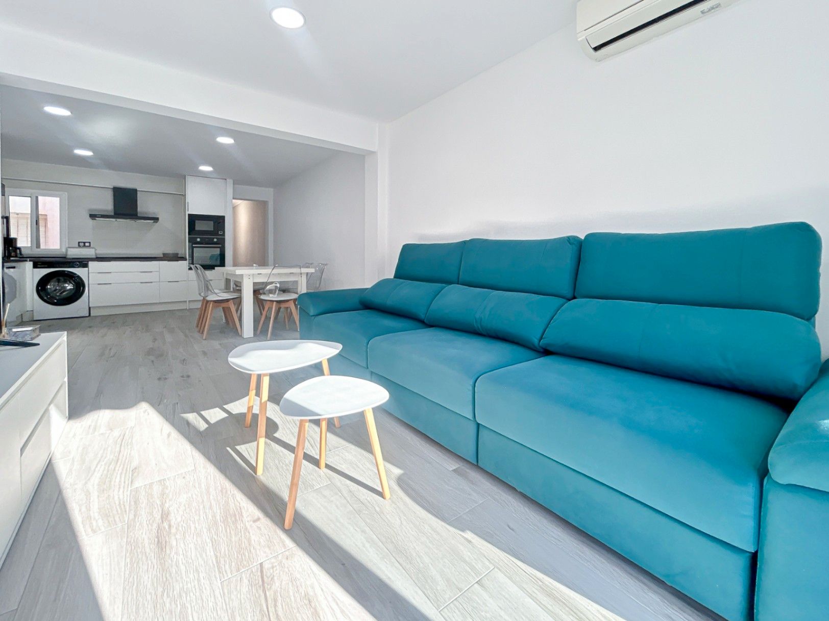 Living room of Apartment for sale in El Campello  with Air Conditioner and Balcony