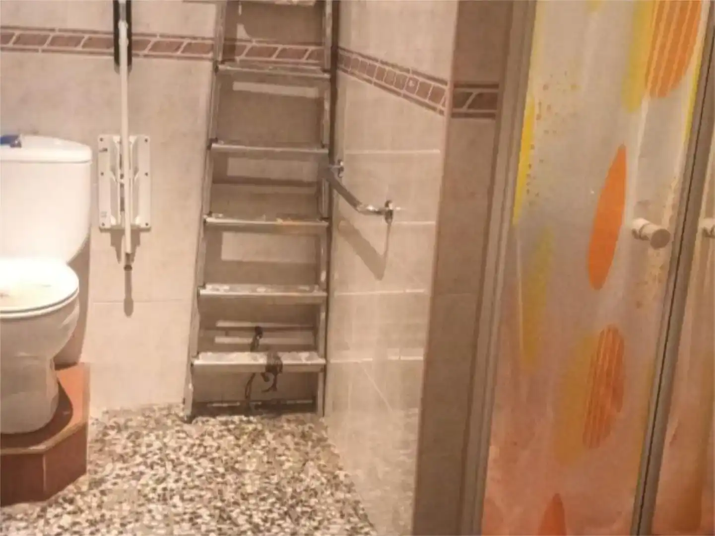 Bathroom of Flat for sale in Escucha