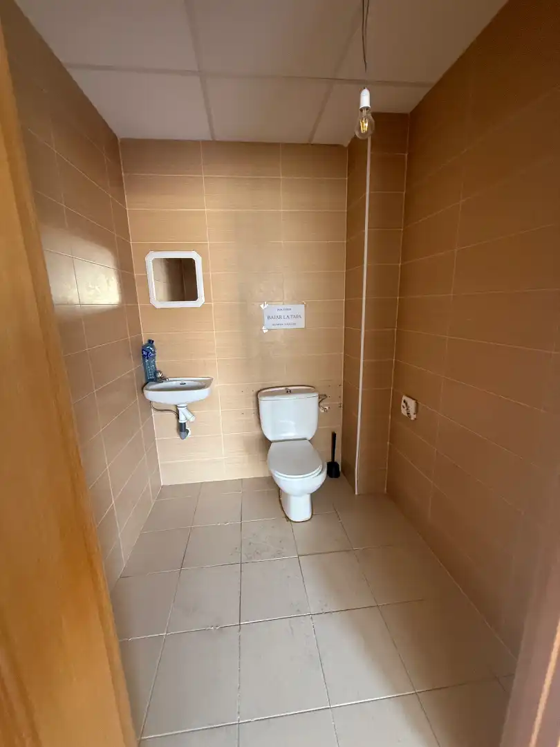 Baño de Local de alquiler en Cedillo del Condado