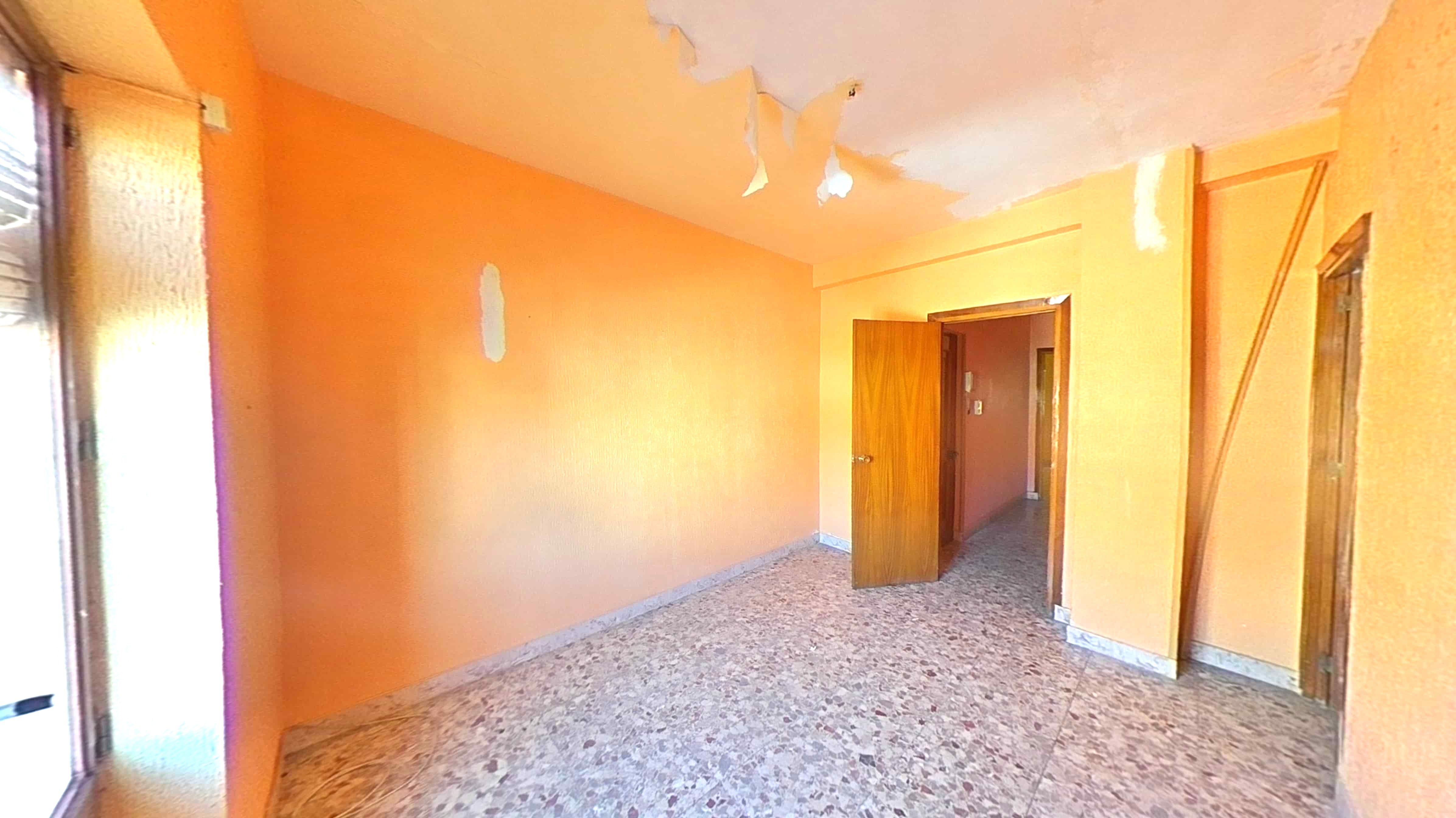 Flat for sale in Ramon Y Cajal, Almadén