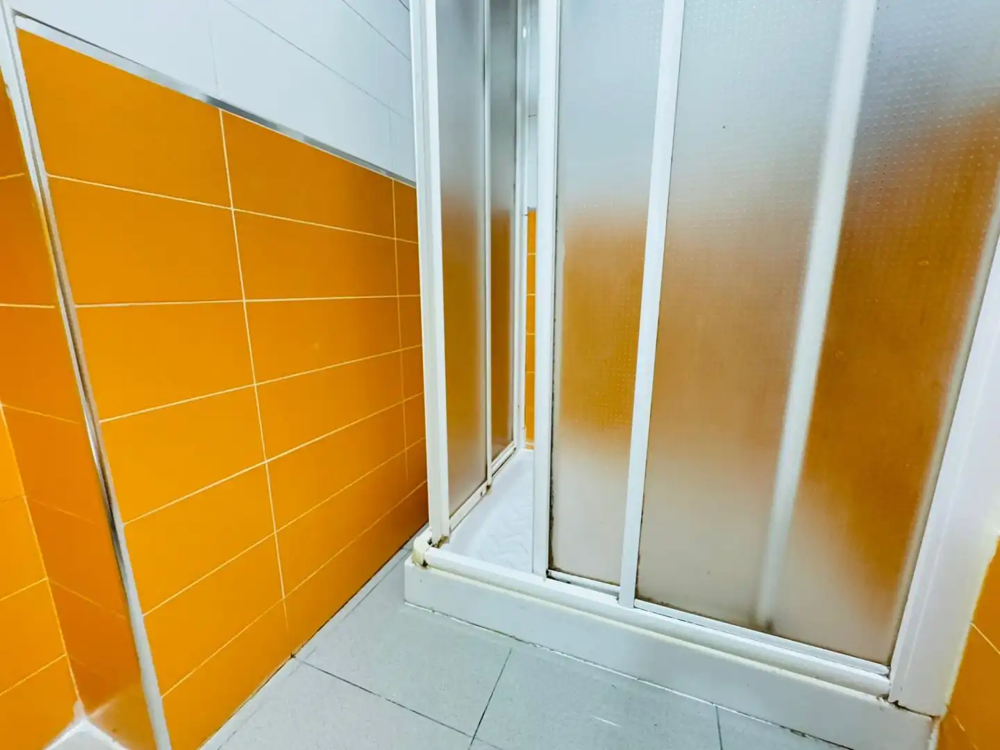 Baño de Piso en venta en Algeciras con Amueblado y Balcón
