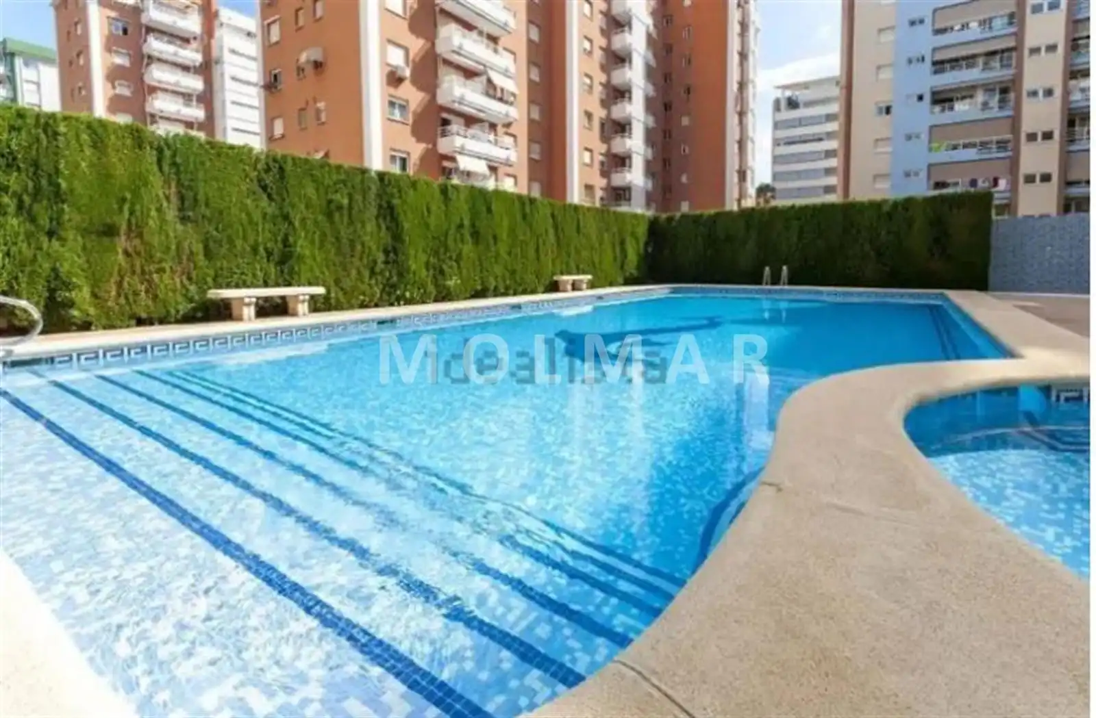 Piscina de Estudio en venta en Gandia con Terraza, Amueblado y Horno